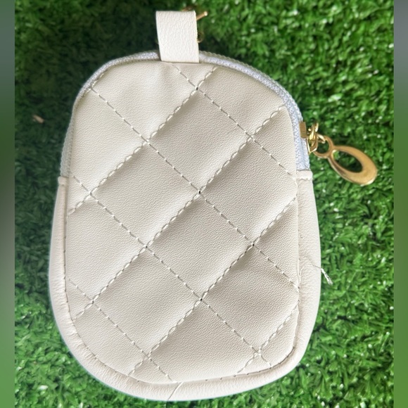Chic Cream Quilted Crossbody Bag with Butterfly Accent - Picture 4 of 10